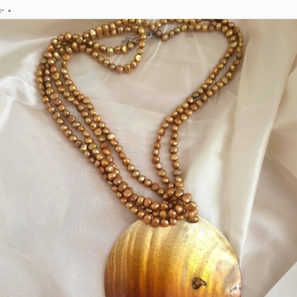 Statement Shell Pendant Necklace Triple Strand Be… - image 3